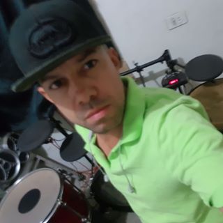 Roberto Flores